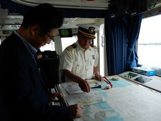 写真:四日市海上保安部巡視艇による洋上視察