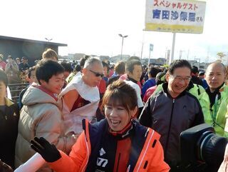 写真：第14回津シティマラソン大会　吉田沙保里さん