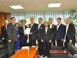 写真：自由民主党 竹下亘総務会長