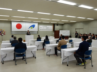 写真:津市文化功労賞・奨励賞、スポーツ功労賞・奨励賞、教育功労者表彰式 挨拶