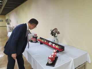 写真：第39回三重県退職教職員互助会津北地区生涯学習展 鑑賞