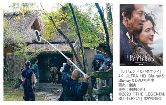 映画のジャケットと専修寺での撮影の様子