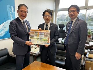 写真：道路局 沓掛敏夫局長