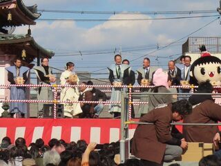 写真：津観音節分会 福豆まき 挨拶