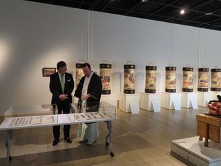 写真：久居八幡宮宝物展 鑑賞