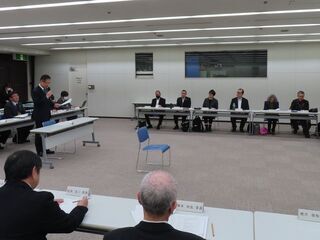 写真：津市環境審議会委員委嘱式 挨拶