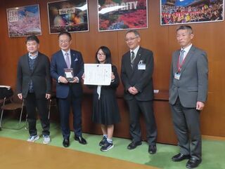 写真:中学生ビブリオバトル三重県大会2025 優勝報告