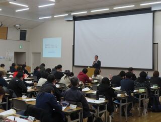 写真:三重県教職員組合津支部「津市長との教育懇談会」講話「津市の教育の充実について」