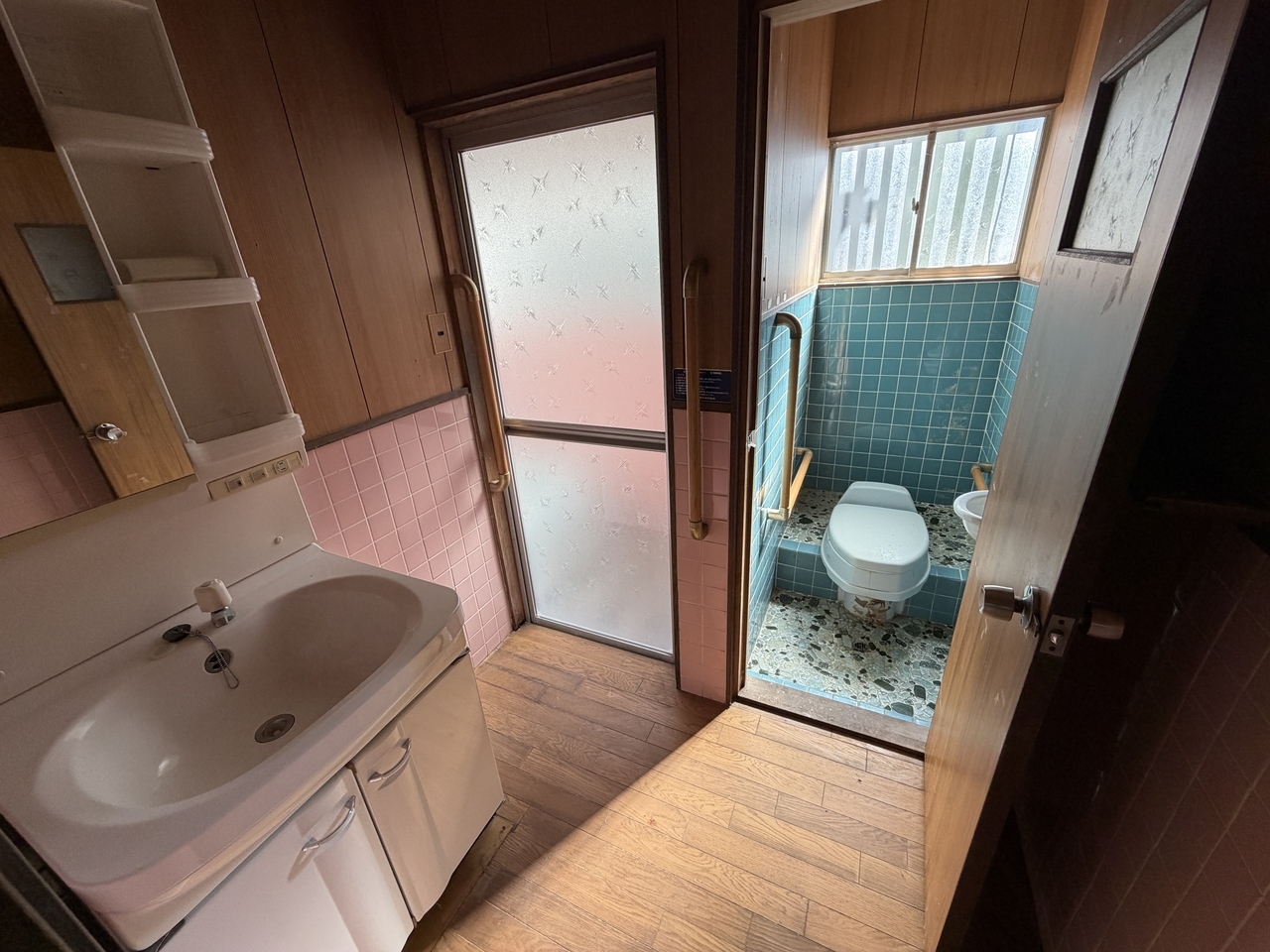 脱衣室洗面所トイレ