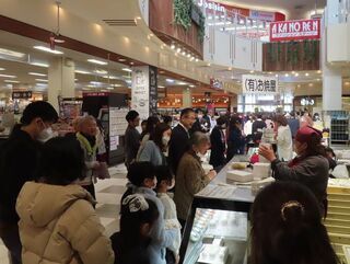 写真：津市合併20周年 第13回スイーつフェスタ