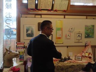 写真：みんなの馬・午展 鑑賞