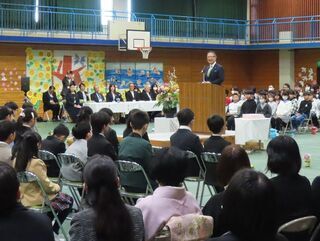 写真:令和7年度小学校卒業証書授与式 祝辞(新町小学校)