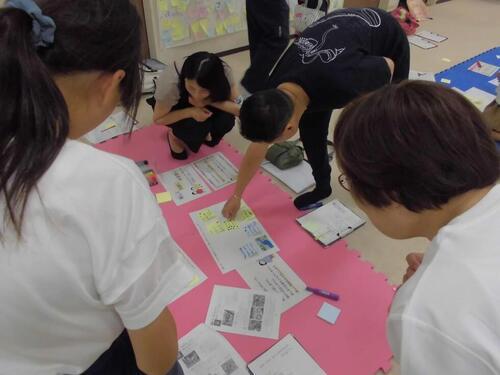 写真:第10回会議 投票の様子2