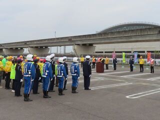 写真：春の全国交通安全運動出発式