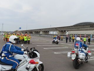 写真：春の交通安全運動出発式