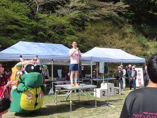 写真：第33回龍王桜マラソン＆ウォーキング大会挨拶