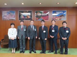 写真:津中央郵便局 石橋守局長 着任ご挨拶