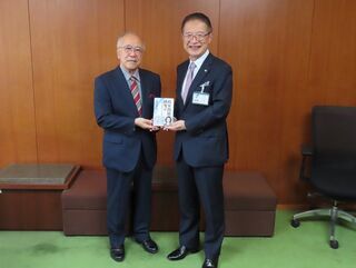 写真:三重中京大学 浜谷英博名誉教授 来訪