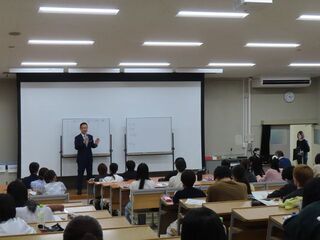 写真:津市立三重短期大学 キャリア形成セミナー講義