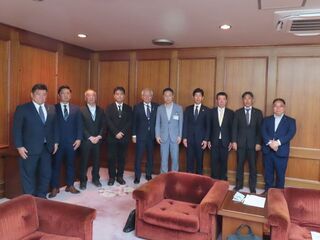 写真:津保護司会、津保護観察所 来訪