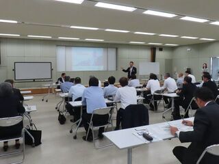 写真:令和8年度「部長級職員組織経営セミナー」