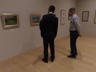 写真:久居地域春の文化芸術展 日本画・洋画・書 鑑賞