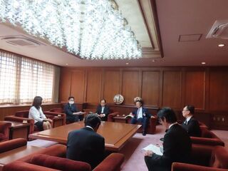 写真:津市老人福祉施設協会 三重県老人福祉施設協会 来訪