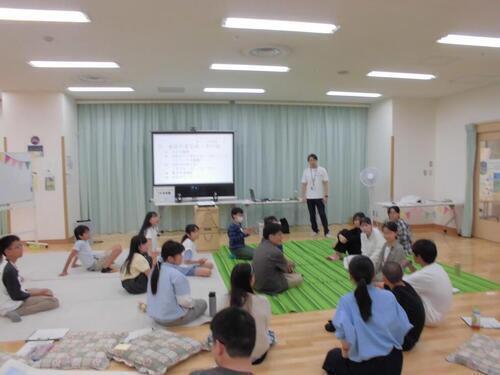 感想を一人ずつ話す様子