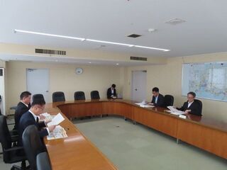写真:津市事業要望活動道路部長、道路調査官