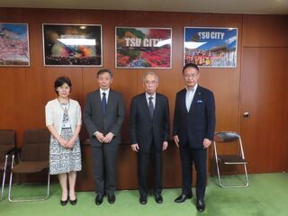 写真:増田修誠宗務総長、藤谷知良総務 退任ご挨拶