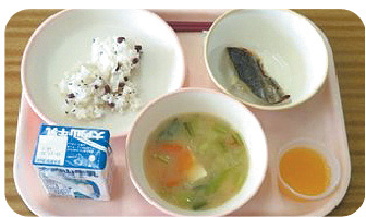リサイクルPET樹脂を使用した給食食器の画像