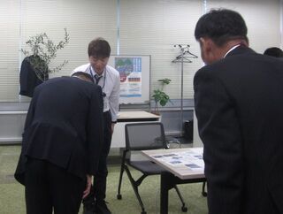 写真：・菅良一河川計画課河川技術調整官　道路局 ・水野宏冶環境安全・防災課長