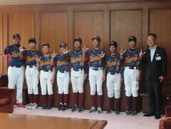 三重SBCよっしーず 第26回全日本中学生男子ソフトボール大会 出場選手 来訪(市役所本庁舎)