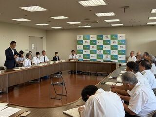 写真:令和8年度津市人権・同和教育研究協議会役員との懇談会(市役所本庁舎)