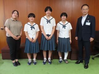 写真:マドンナカップin伊予市 JVA第30回全日本ビーチバレーボール高等学校選手権大会 女子 出場選手 来訪
