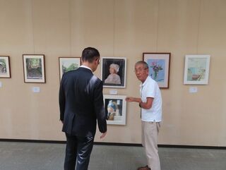 写真:津中日文化センター真弓俊郎水彩画教室絵画展 鑑賞(津リージョンプラザ)