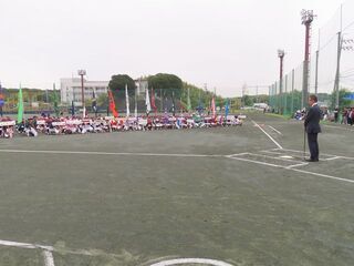 写真：第46回中日新聞社旗争奪小学生ソフトボール河芸大会 挨拶（河芸第2グラウンド）
