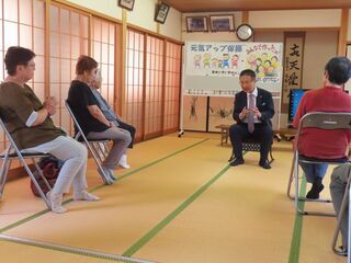 写真：地区サロン 挨拶（市内各所）2
