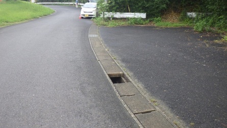 被害に遭ったグレーチングの写真