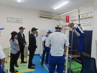 写真：トリックス株式会社 本社津工場、津第2工場 訪問（同所）