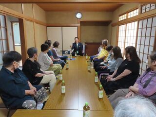 写真：地区サロン 挨拶（市内）