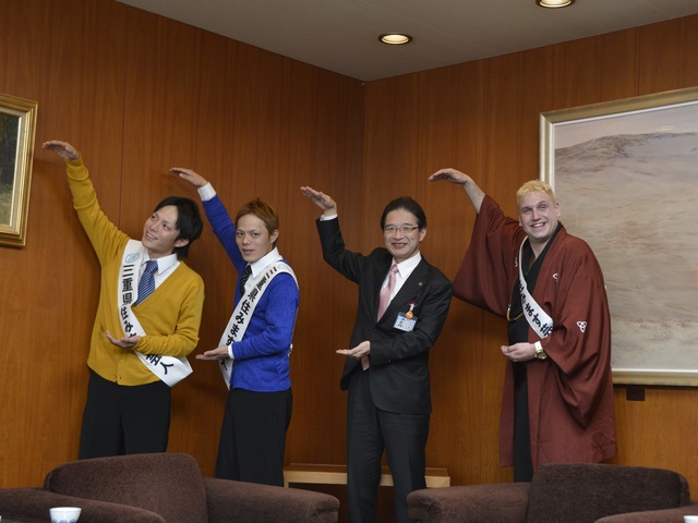 3代目三重県住みます芸人「カツラギ」来訪