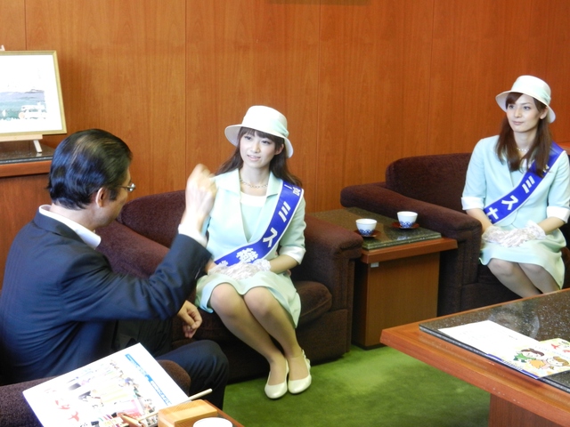 一宮七夕まつりキャラバン隊市長表敬