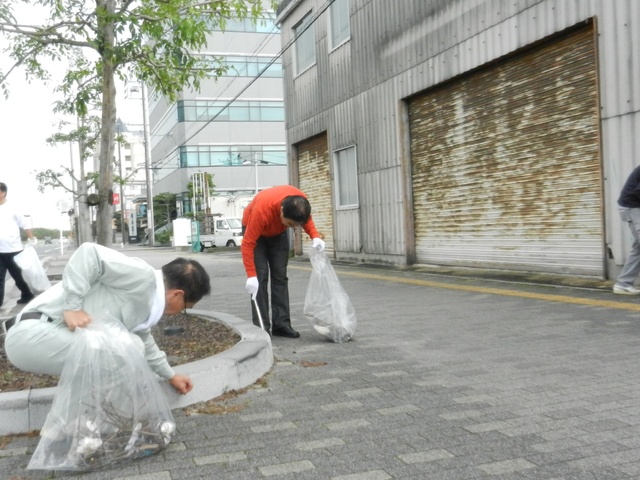 津の街を美しくする運動「市民清掃デー（津地域）」