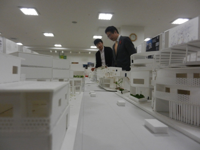 三重大学工学部建築学科3年生による建築作品展　津市の中心商店街の将来像の提案