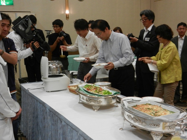 津都ホテル 生命食バイキング発表会