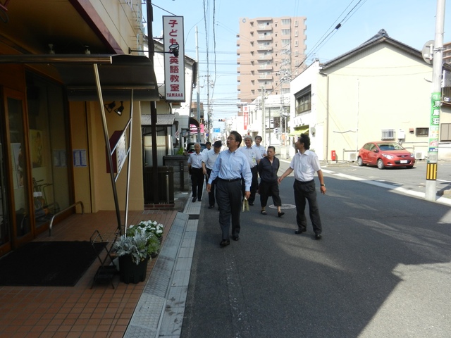 商店街の現状を視察