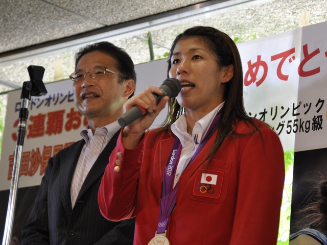 吉田沙保里選手市役所来訪