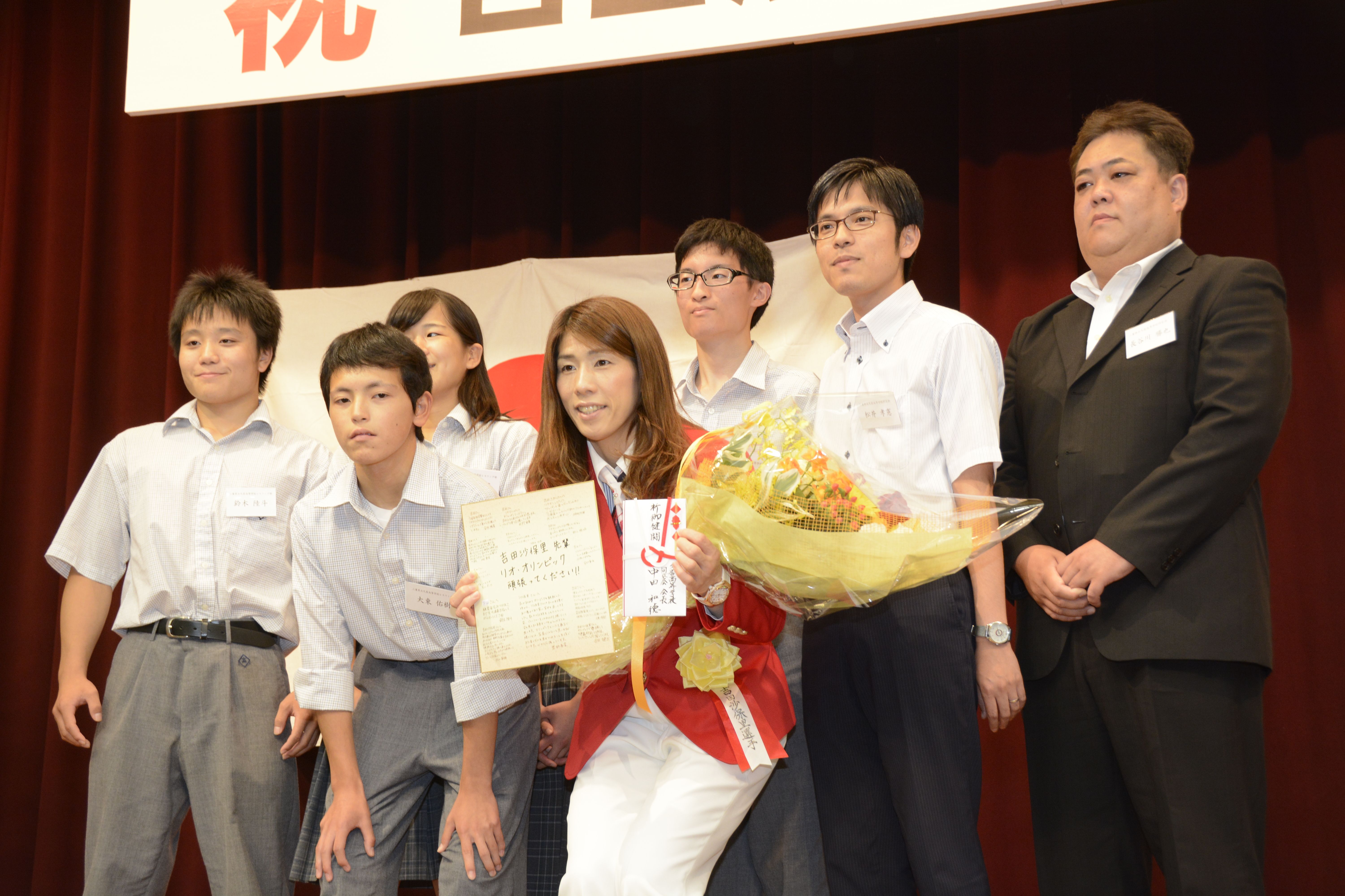 久居高校後輩との集合写真