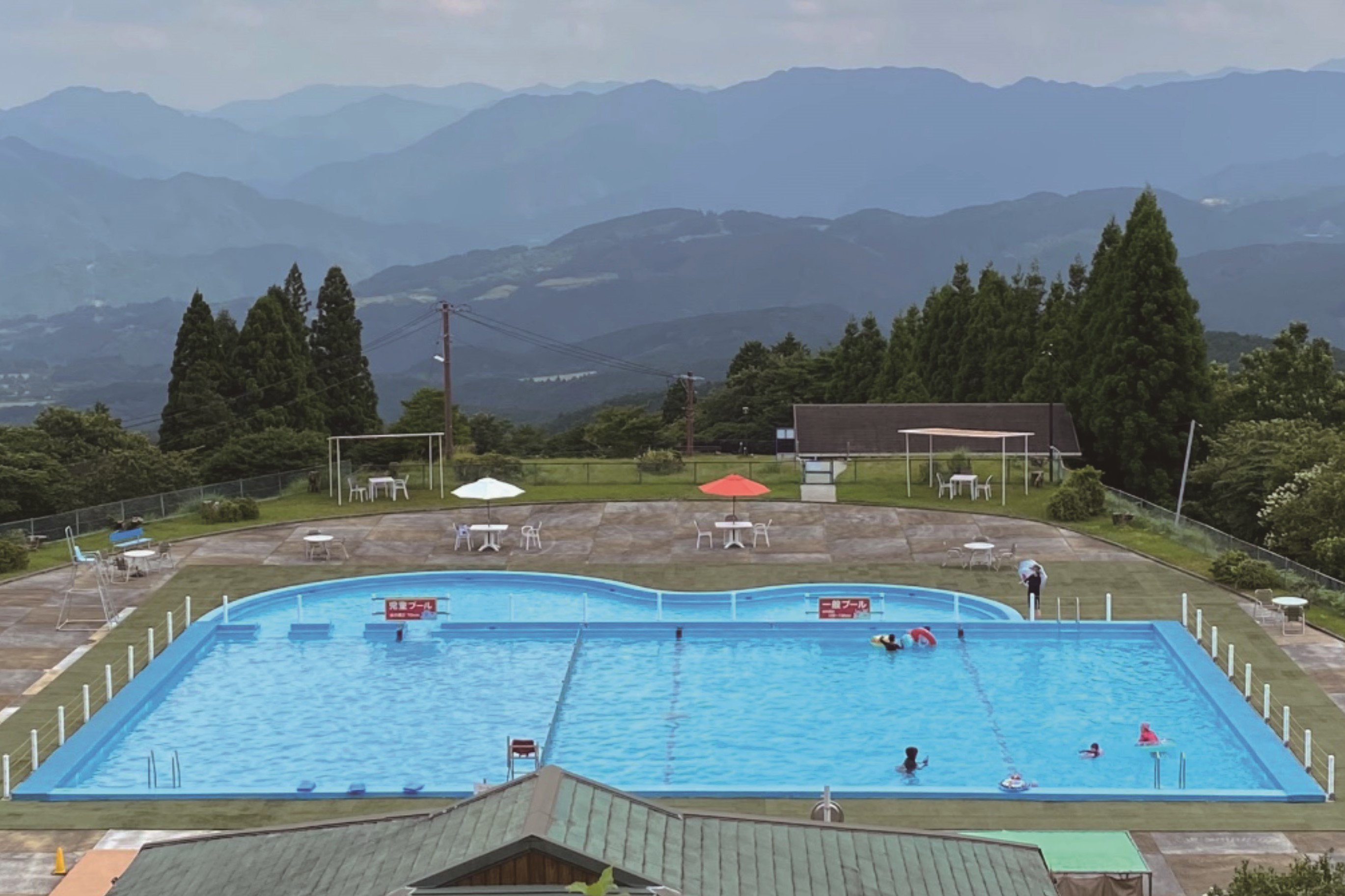 青山高原保健休養地プール